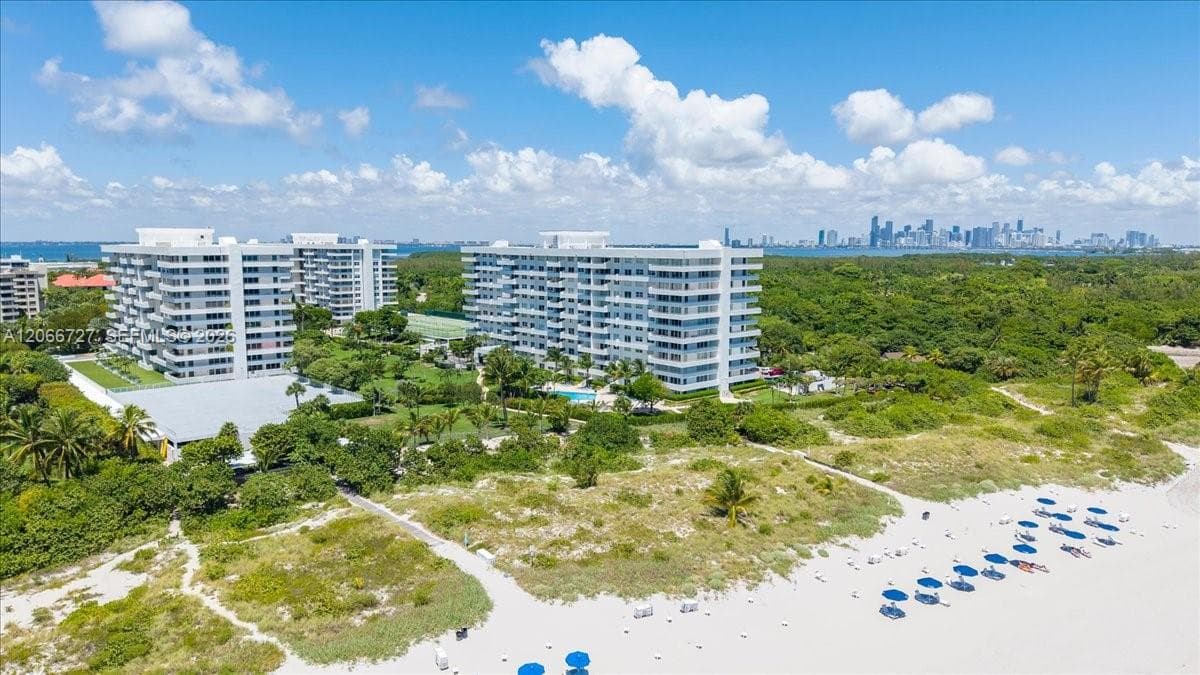 Commodore Club South · #1207 in Key Biscayne - Photo 47