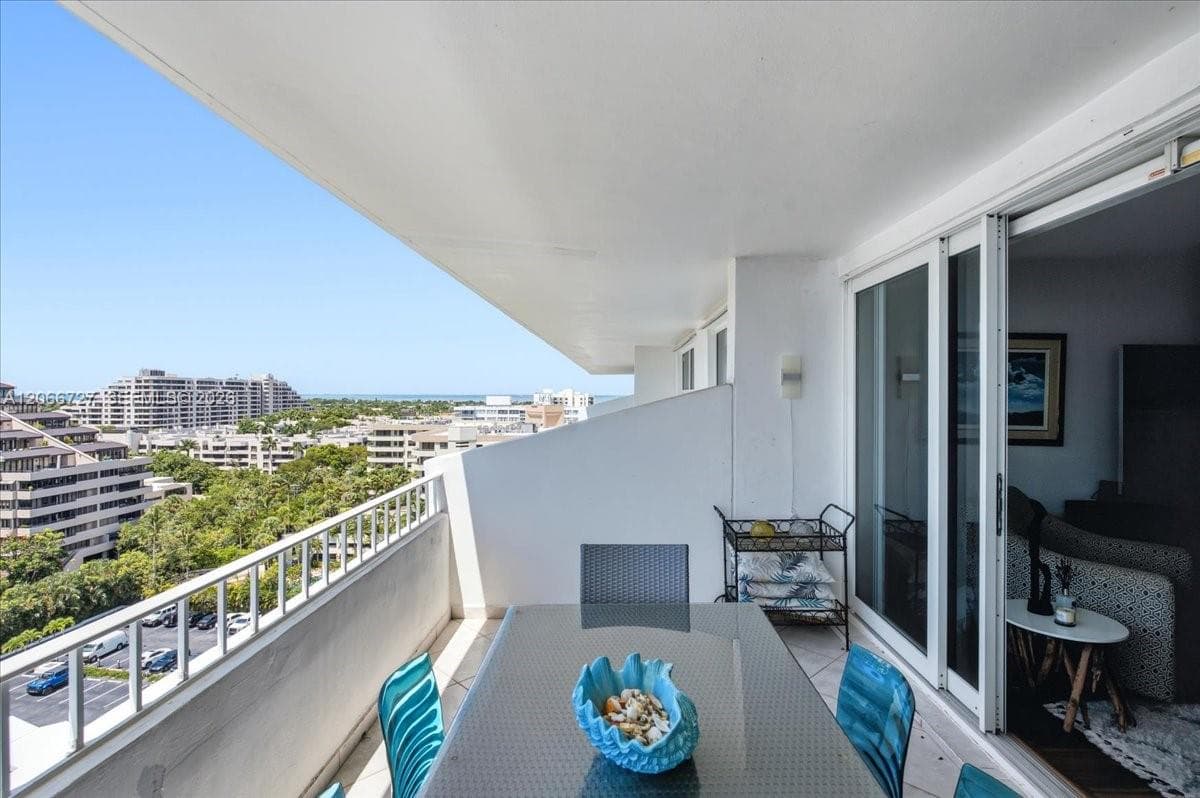 Commodore Club South · #1207 in Key Biscayne - Photo 32
