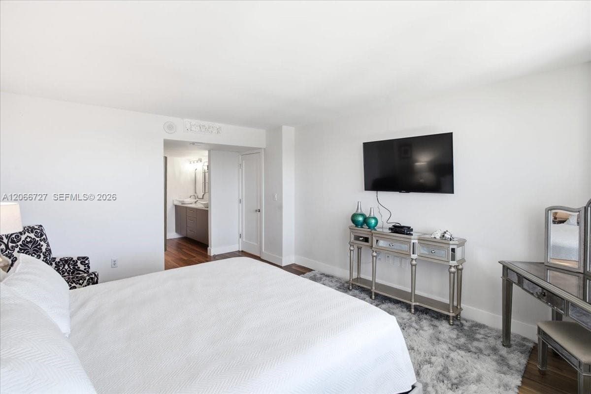 Commodore Club South · #1207 in Key Biscayne - Photo 20