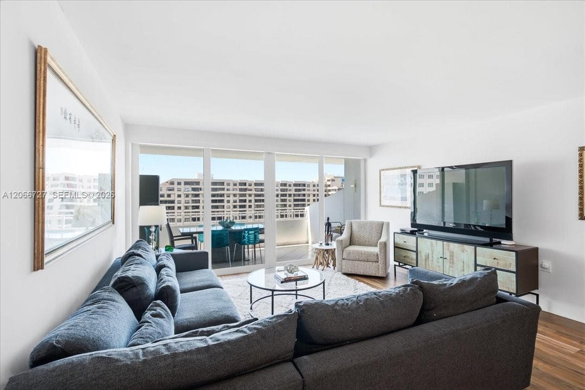 Commodore Club South · #1207 in Key Biscayne - Photo 10