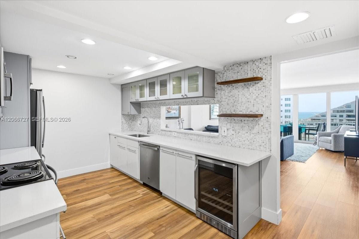 Commodore Club South · #1207 in Key Biscayne - Photo 14