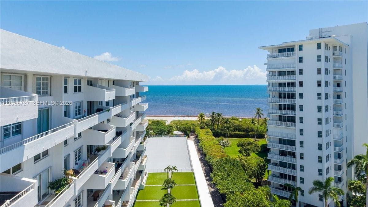 Commodore Club South · #1207 in Key Biscayne - Photo 45
