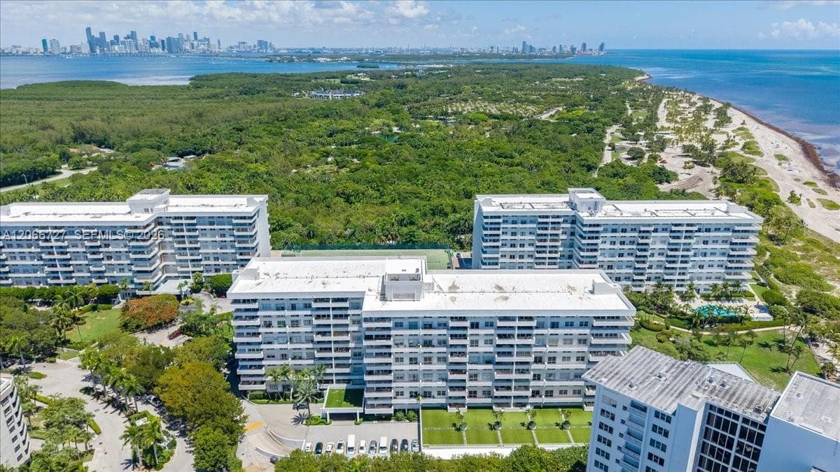 Commodore Club South · #1207 in Key Biscayne - Photo 50