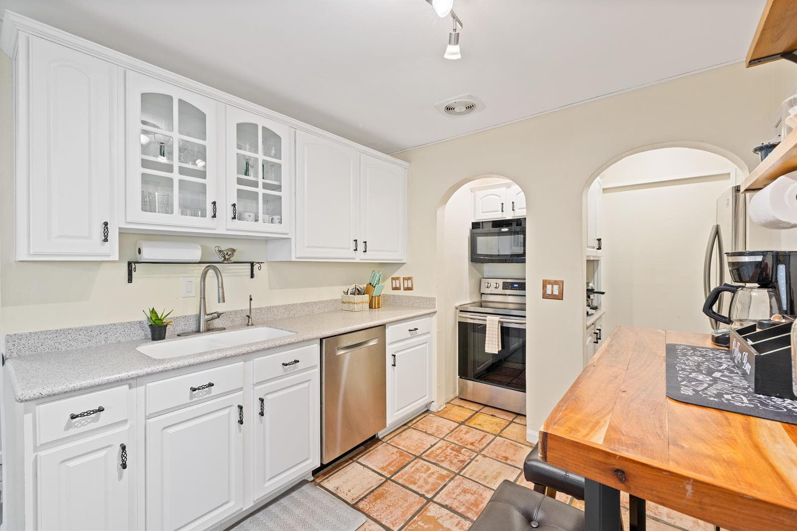 400 45th St. -23