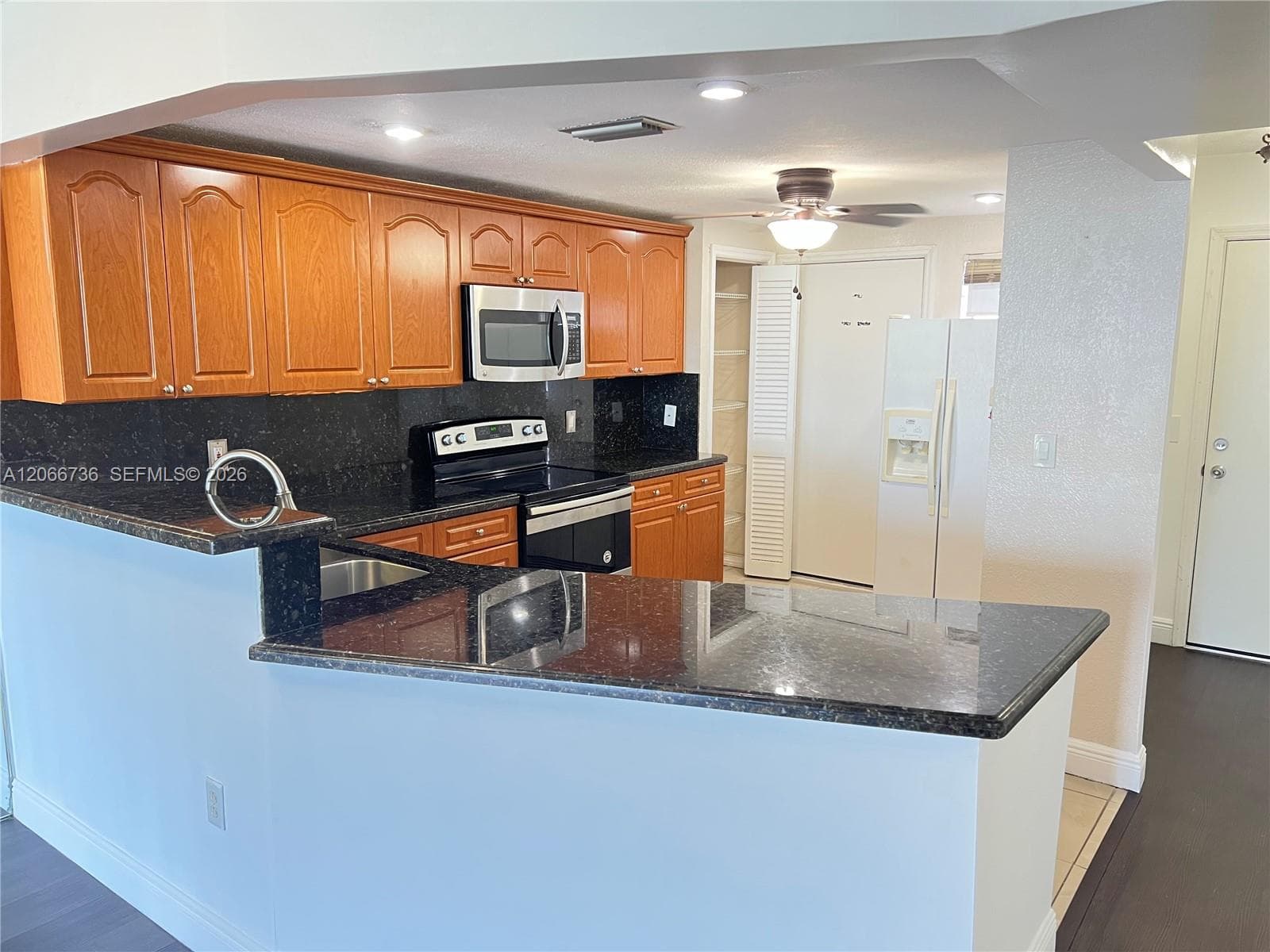 JADE WINDS GROUP - · #509-1 in Miami - Photo 2