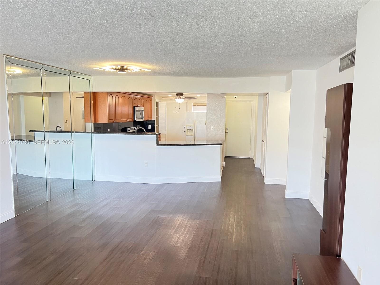 JADE WINDS GROUP - · #509-1 in Miami - Photo 1