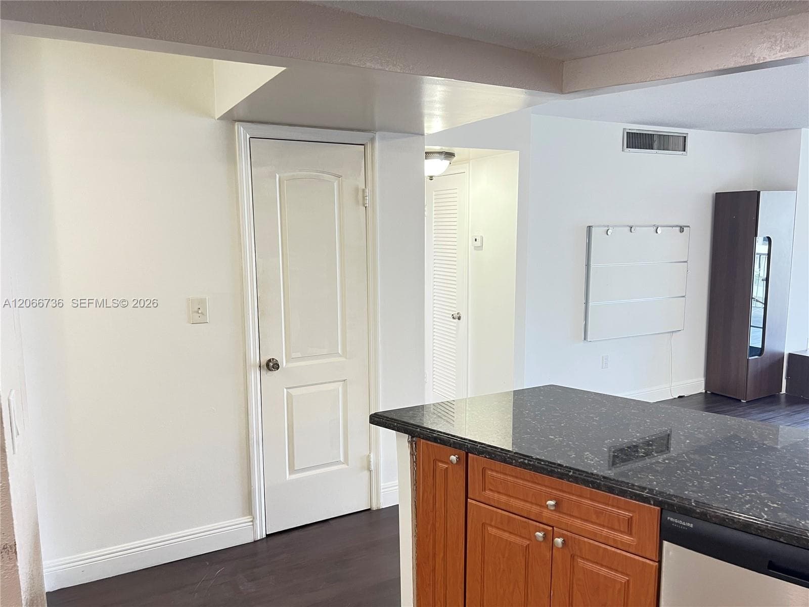 JADE WINDS GROUP - · #509-1 in Miami - Photo 5