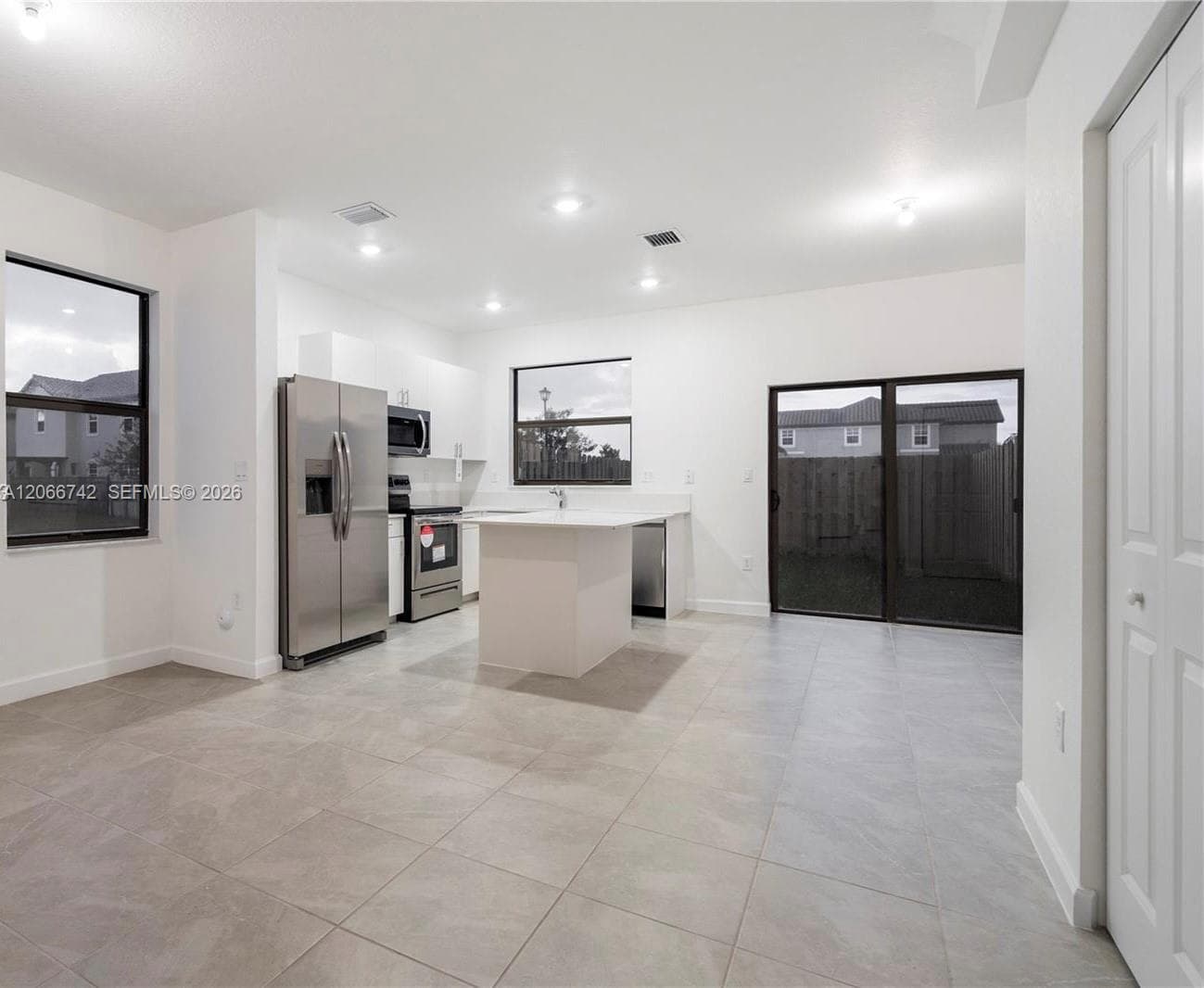 11789 SW 245th Ter photo 4