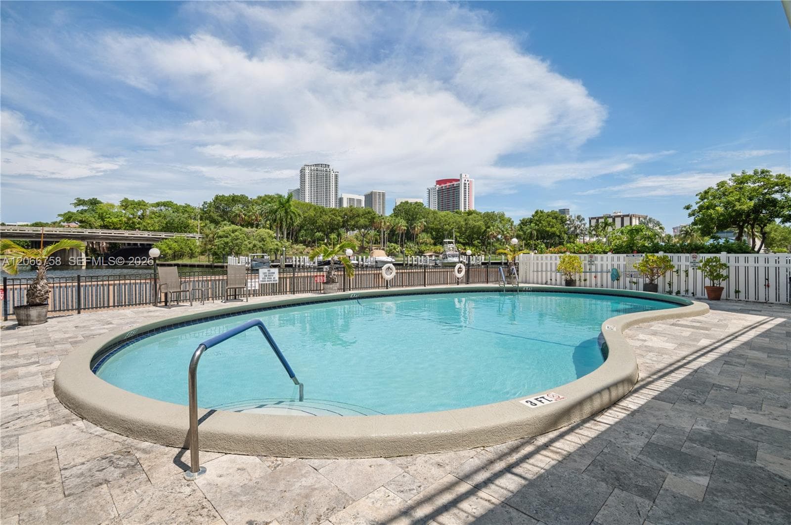 FAIRWAYS RIVIERA · #830 in Hallandale Beach - Photo 19