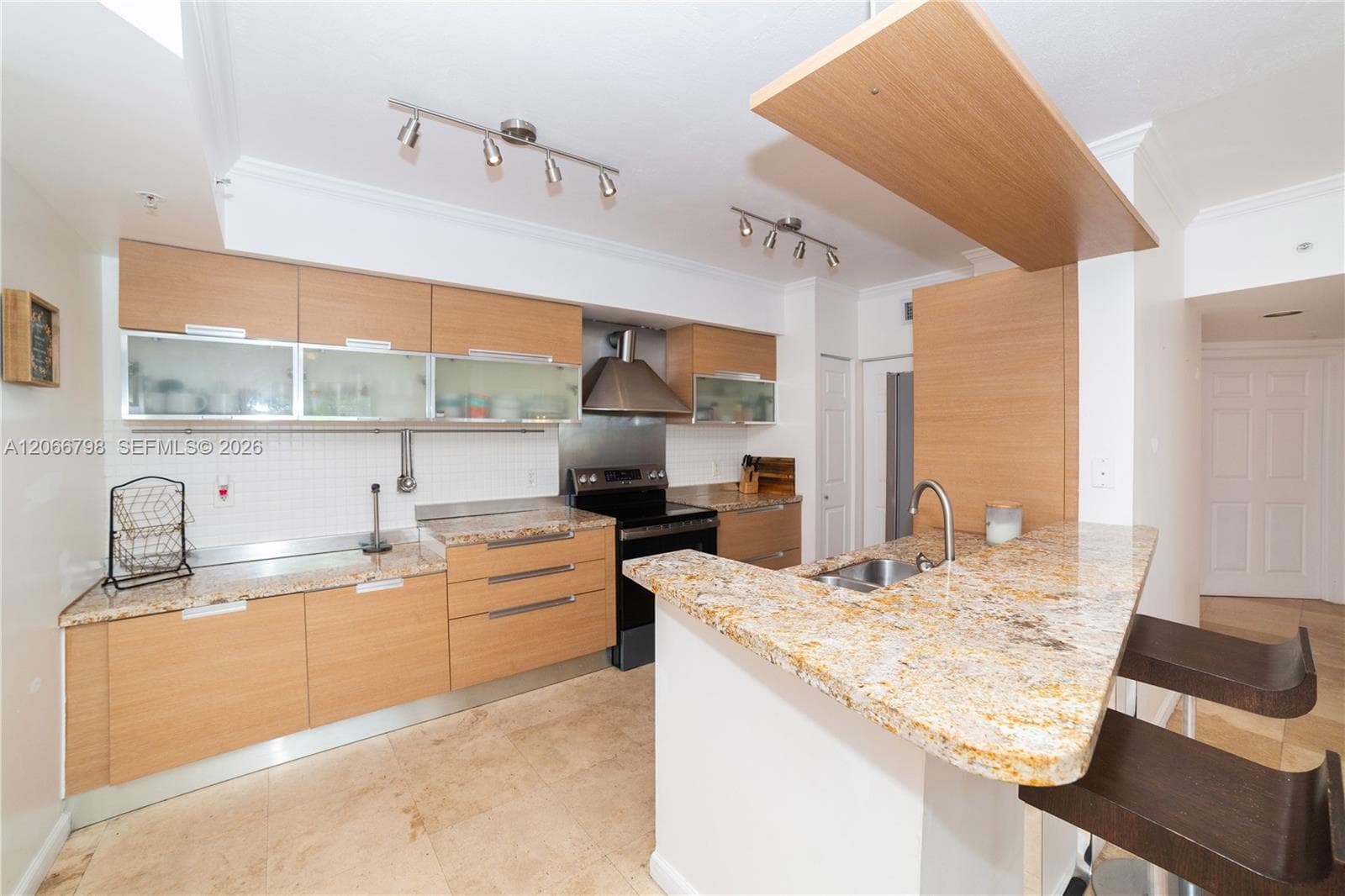 Porto Bellagio · #1501 in Sunny Isles Beach - Photo 9