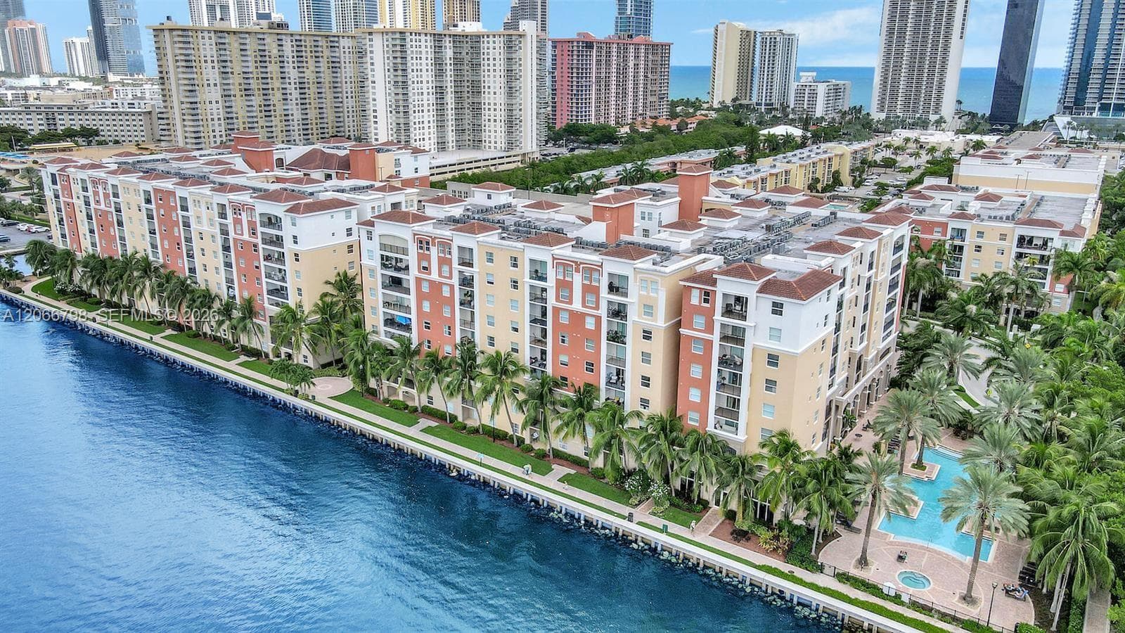 Porto Bellagio · #1501 in Sunny Isles Beach - Photo 38