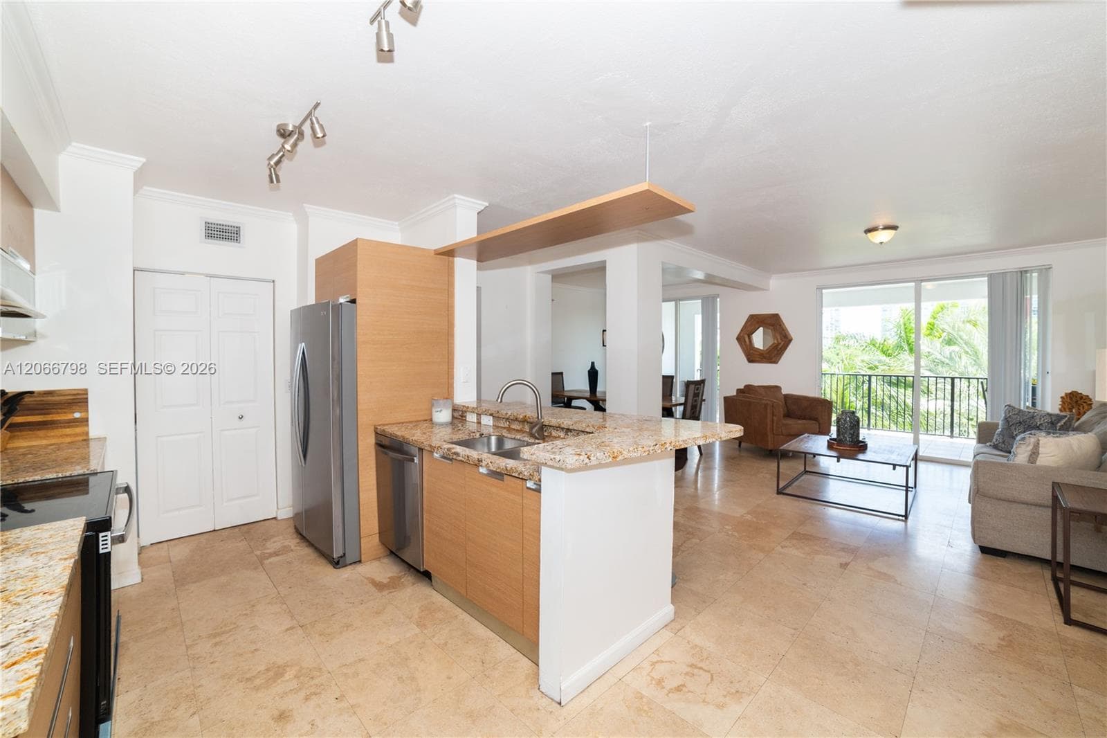Porto Bellagio · #1501 in Sunny Isles Beach - Photo 14