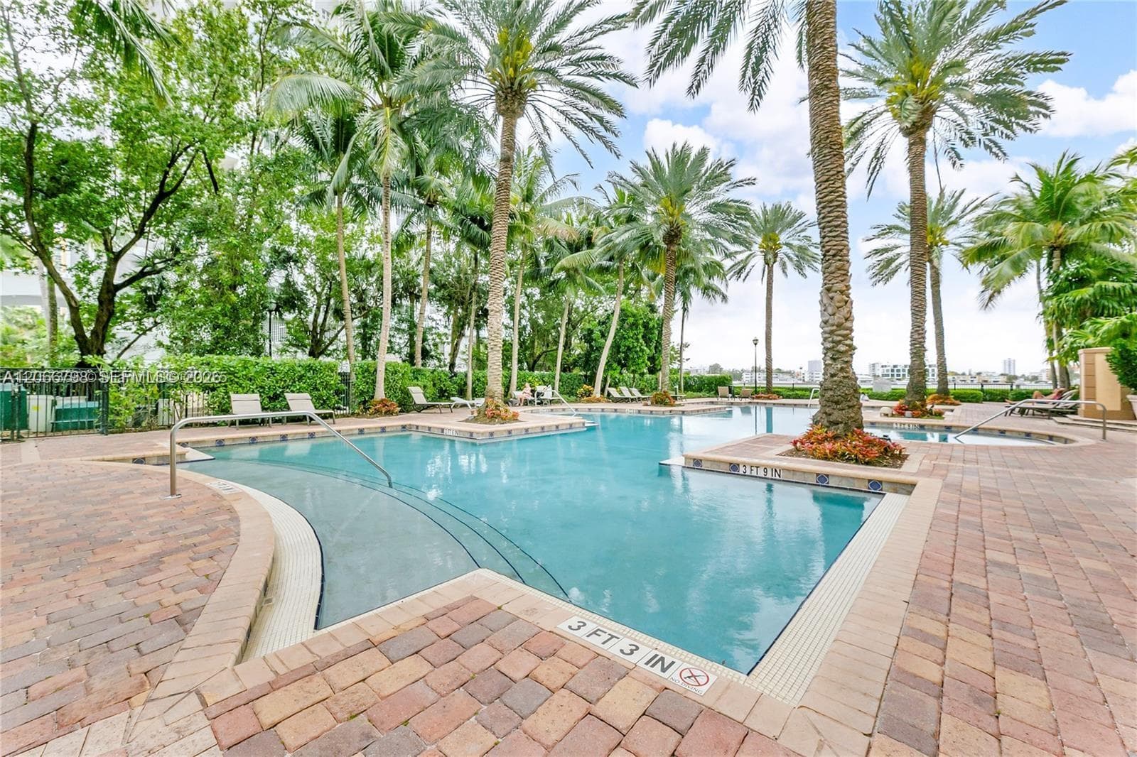 Porto Bellagio · #1501 in Sunny Isles Beach - Photo 40