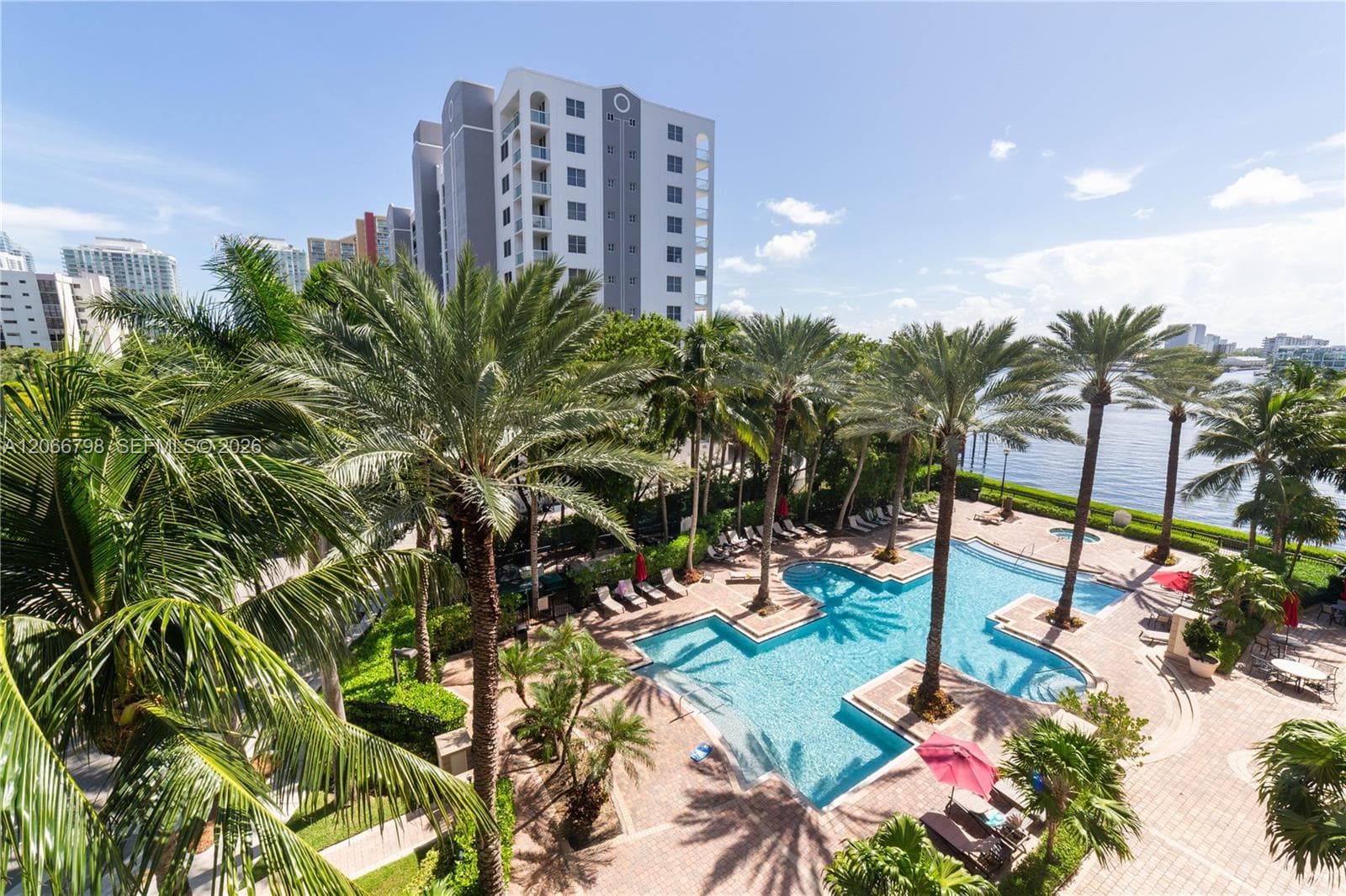 Porto Bellagio · #1501 in Sunny Isles Beach - Photo 35