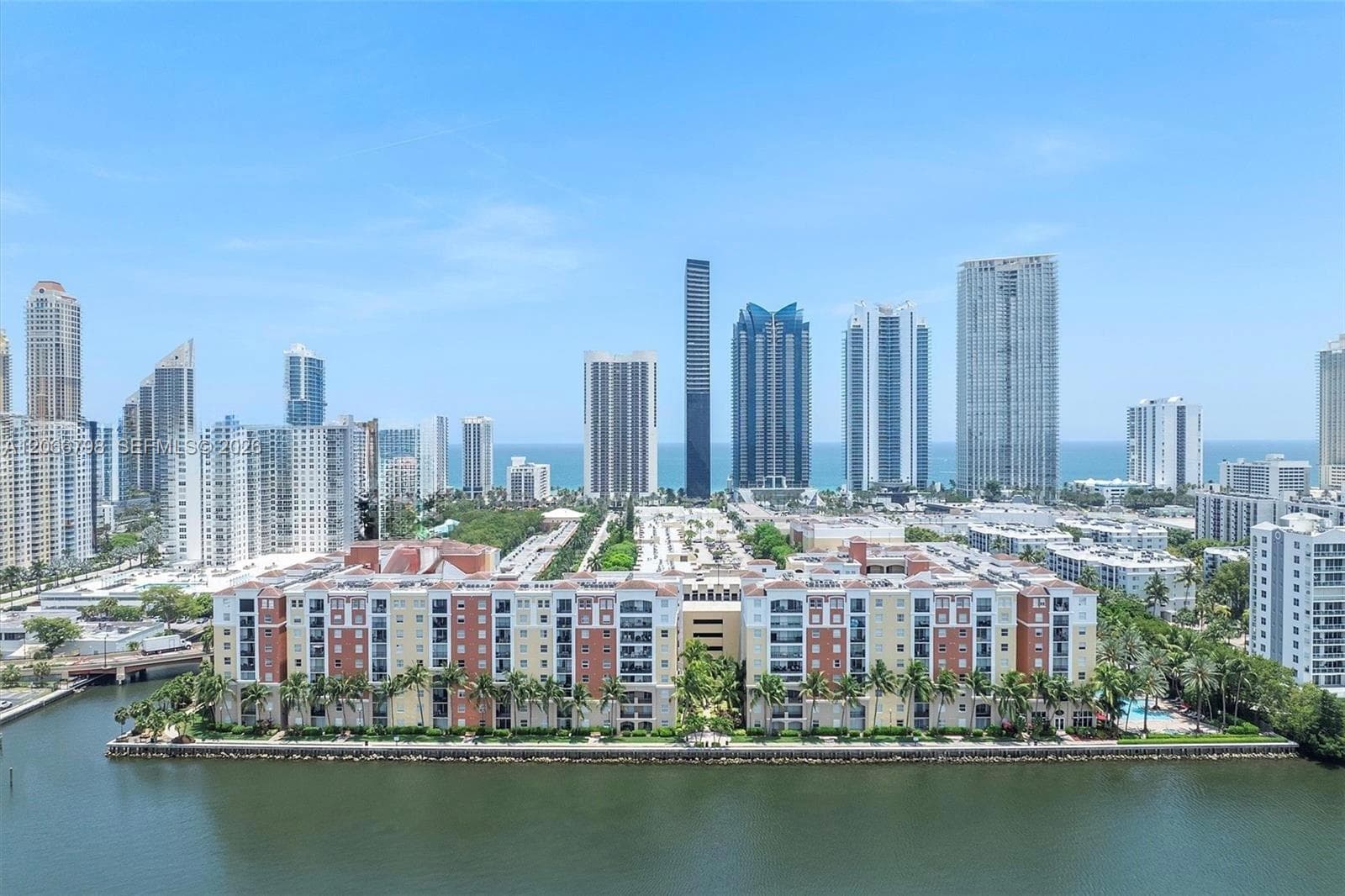 Porto Bellagio · #1501 in Sunny Isles Beach - Photo 39