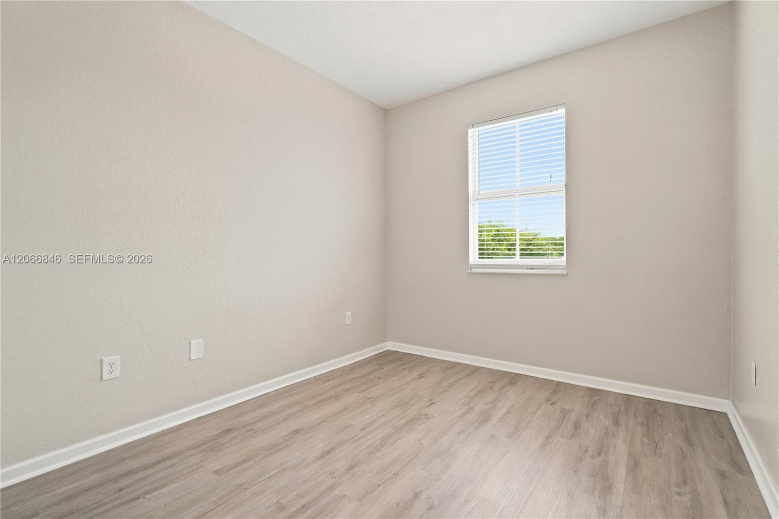 3710 NE 22nd Pl #3710 photo 11