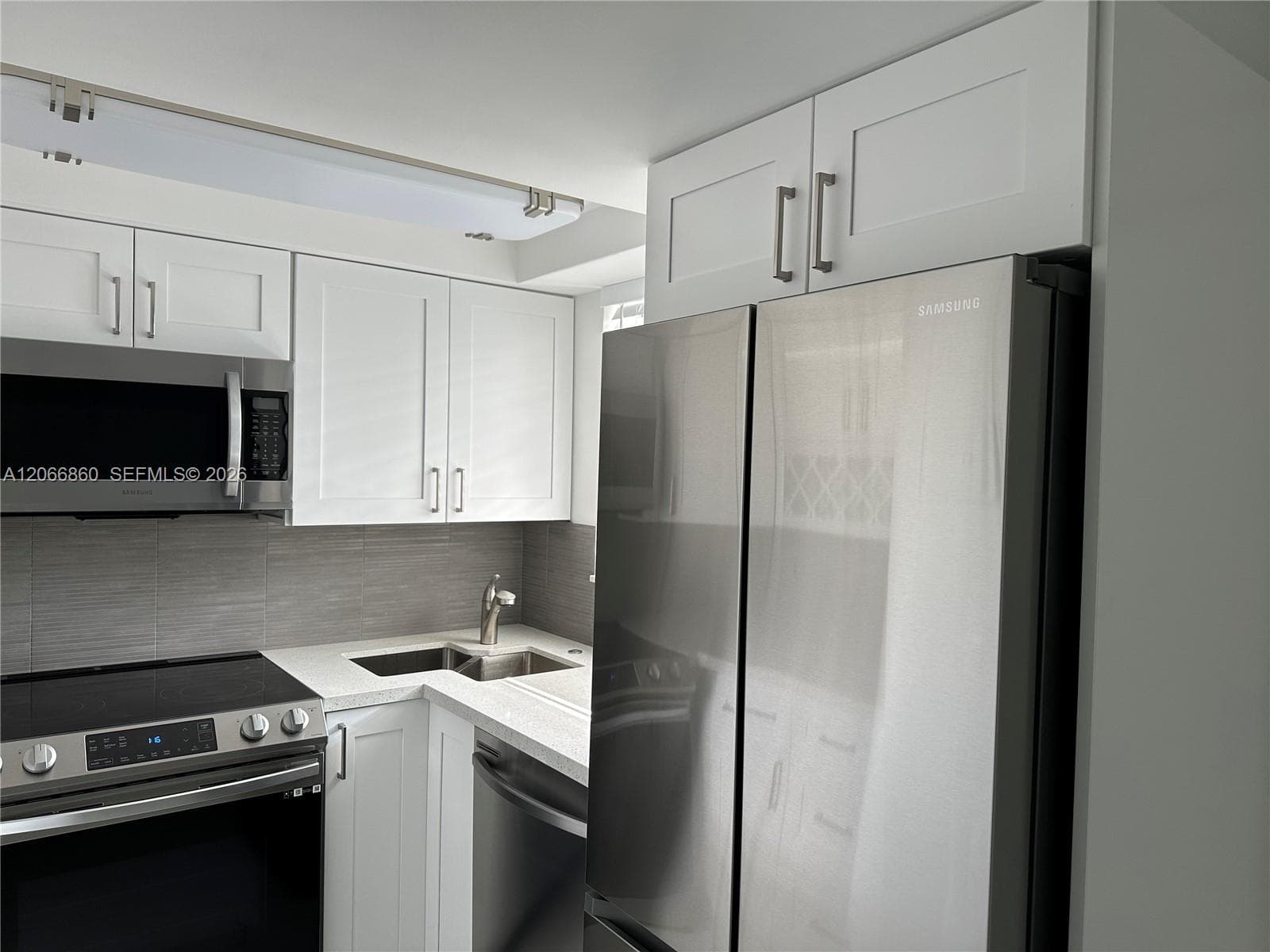 APRIL SONG CONDO · #423 in Hallandale Beach - Photo 3