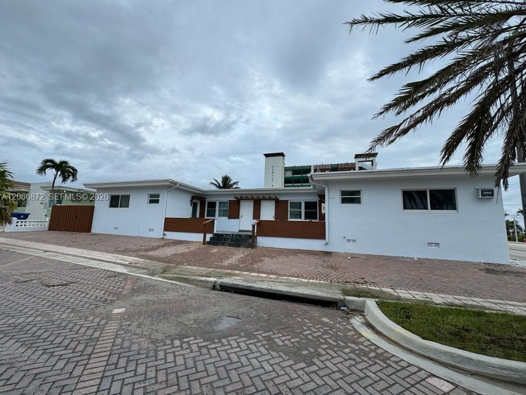HOLLYWOOD BEACH FIRST ADD · #1003 in Hollywood - Photo 3