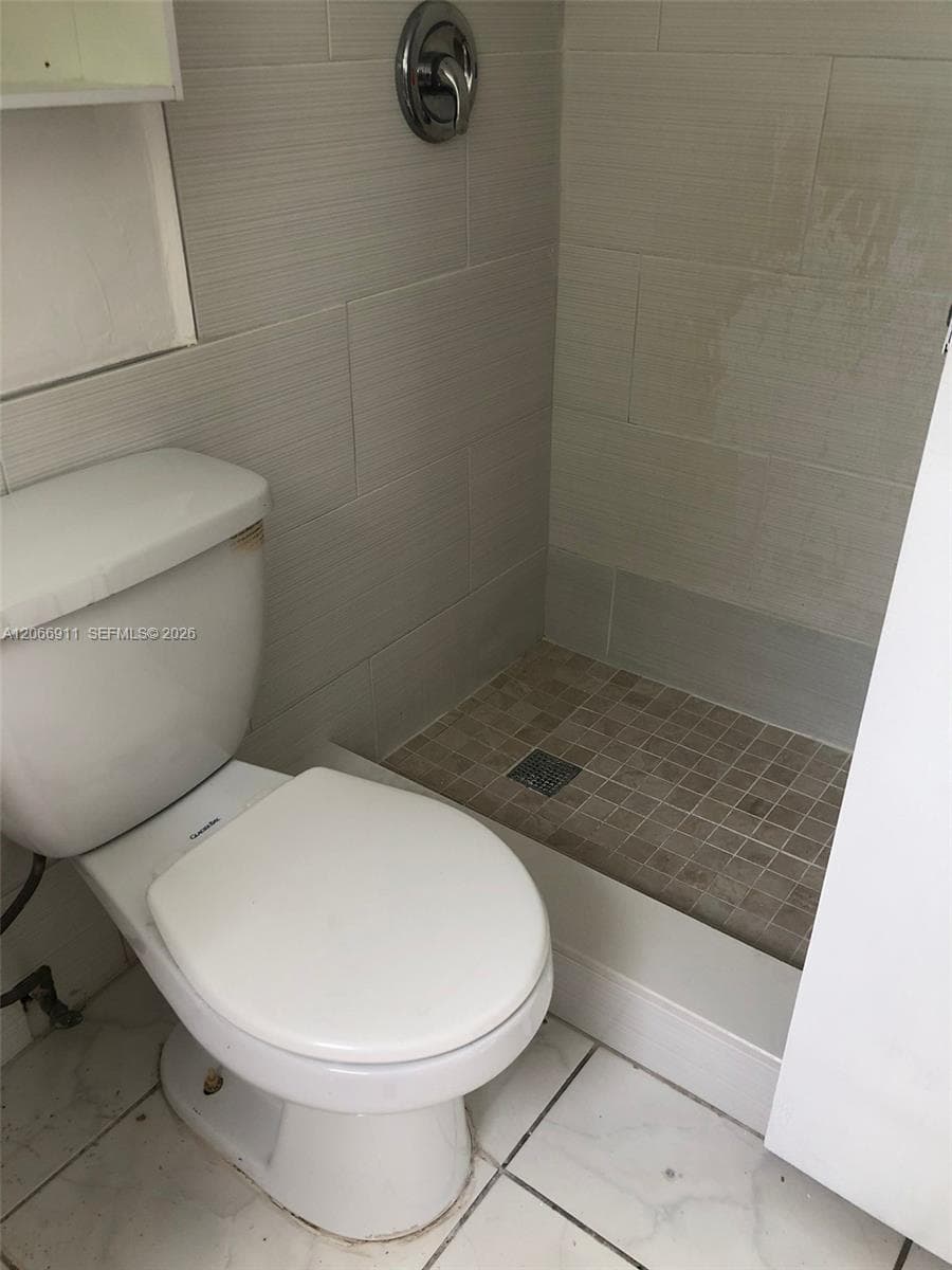 PARKSIDE TOWERS CONDO · #201 in Hallandale Beach - Photo 8