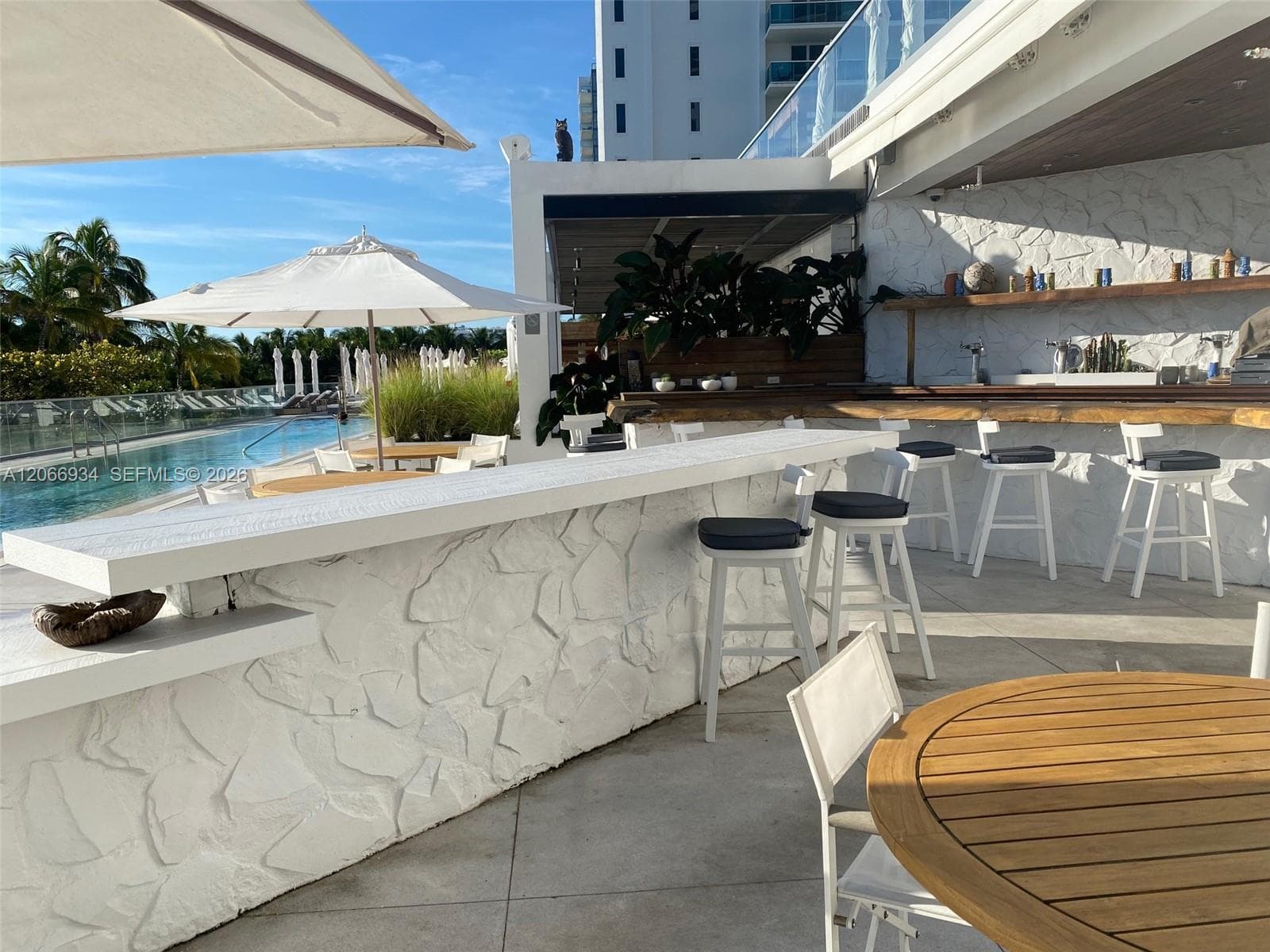 Lower lap pool bar.