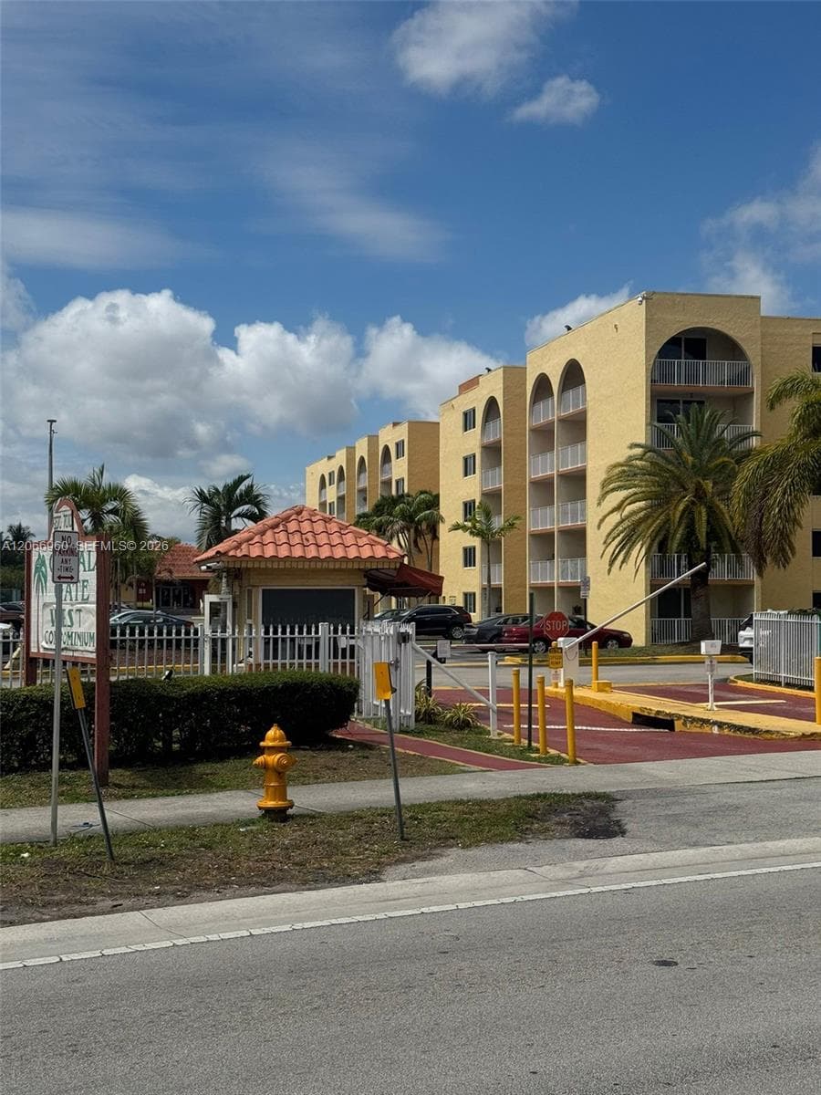 CORAL GATE WEST CONDO · #3-212 in Hialeah - Photo 6