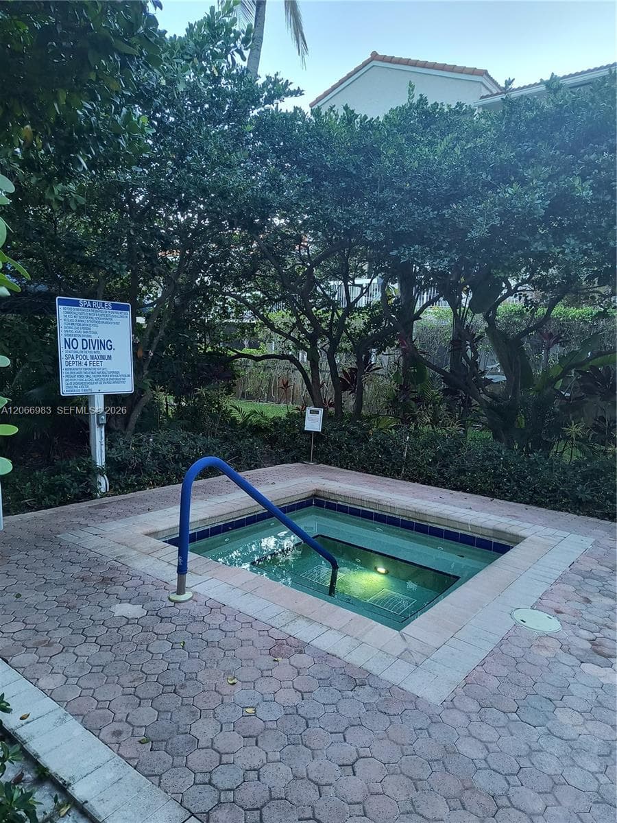 JACUZZI