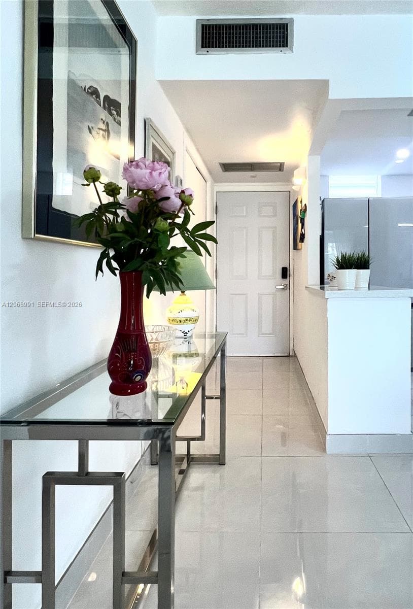 POINT EAST · #T104 in Aventura - Photo 2