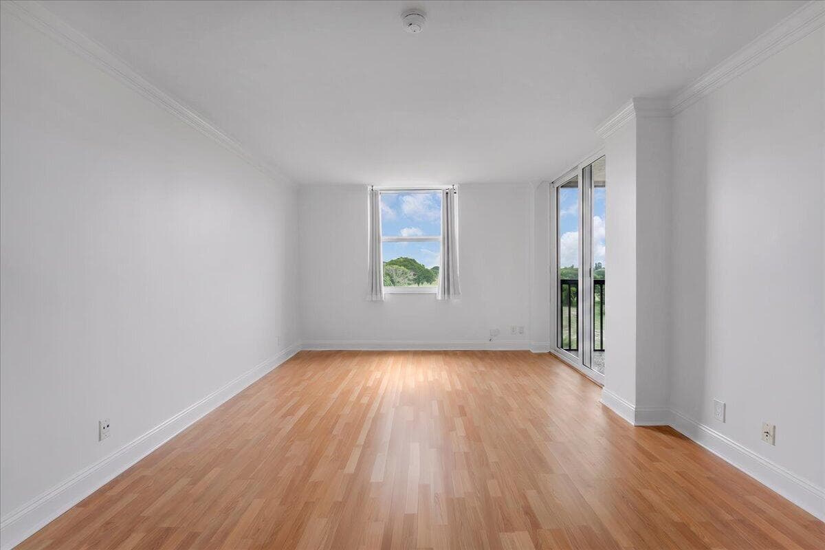 48-5280 NW 2nd Ave Boca (48)
