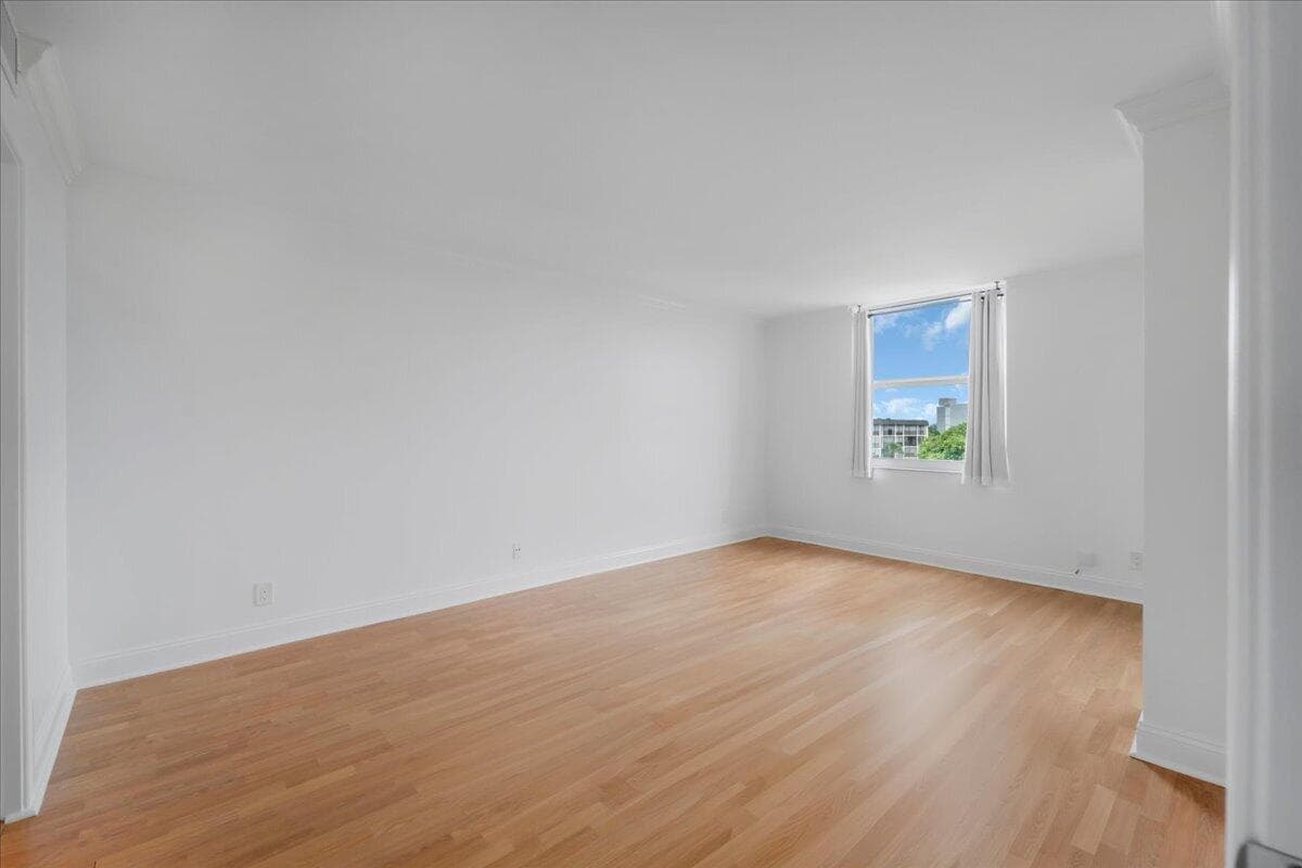 40-5280 NW 2nd Ave Boca (40)