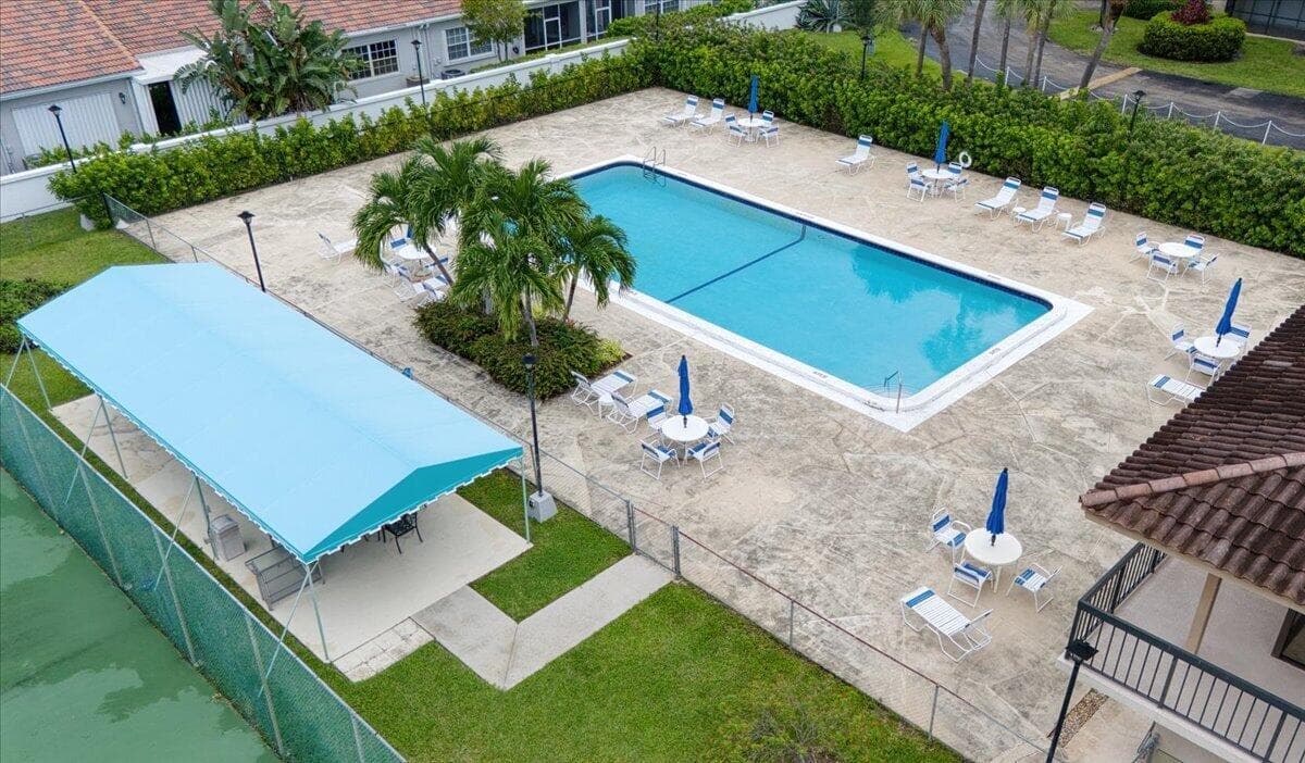 81-5280 NW 2nd Ave Boca (81)