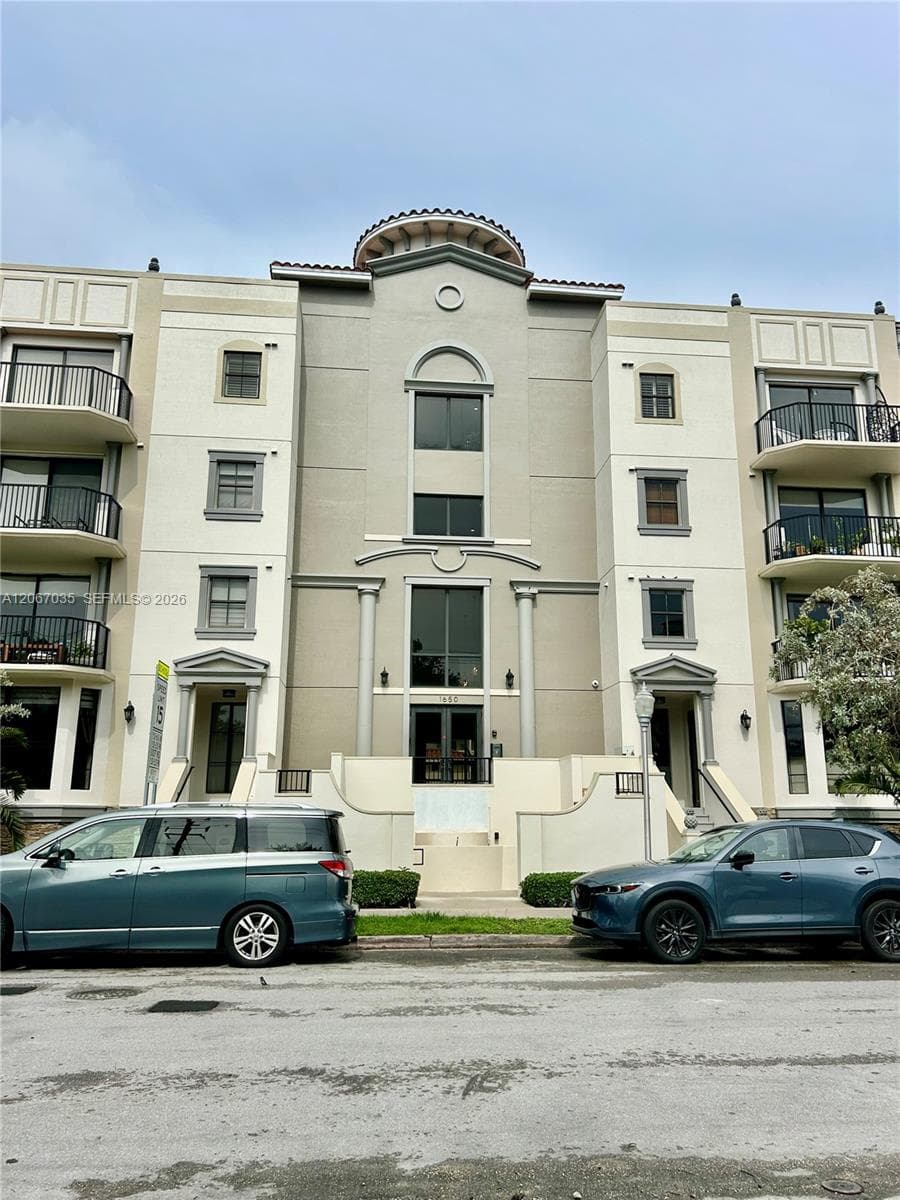 VILLAGE PARK CONDO · #307 in Coral Gables - Photo 3