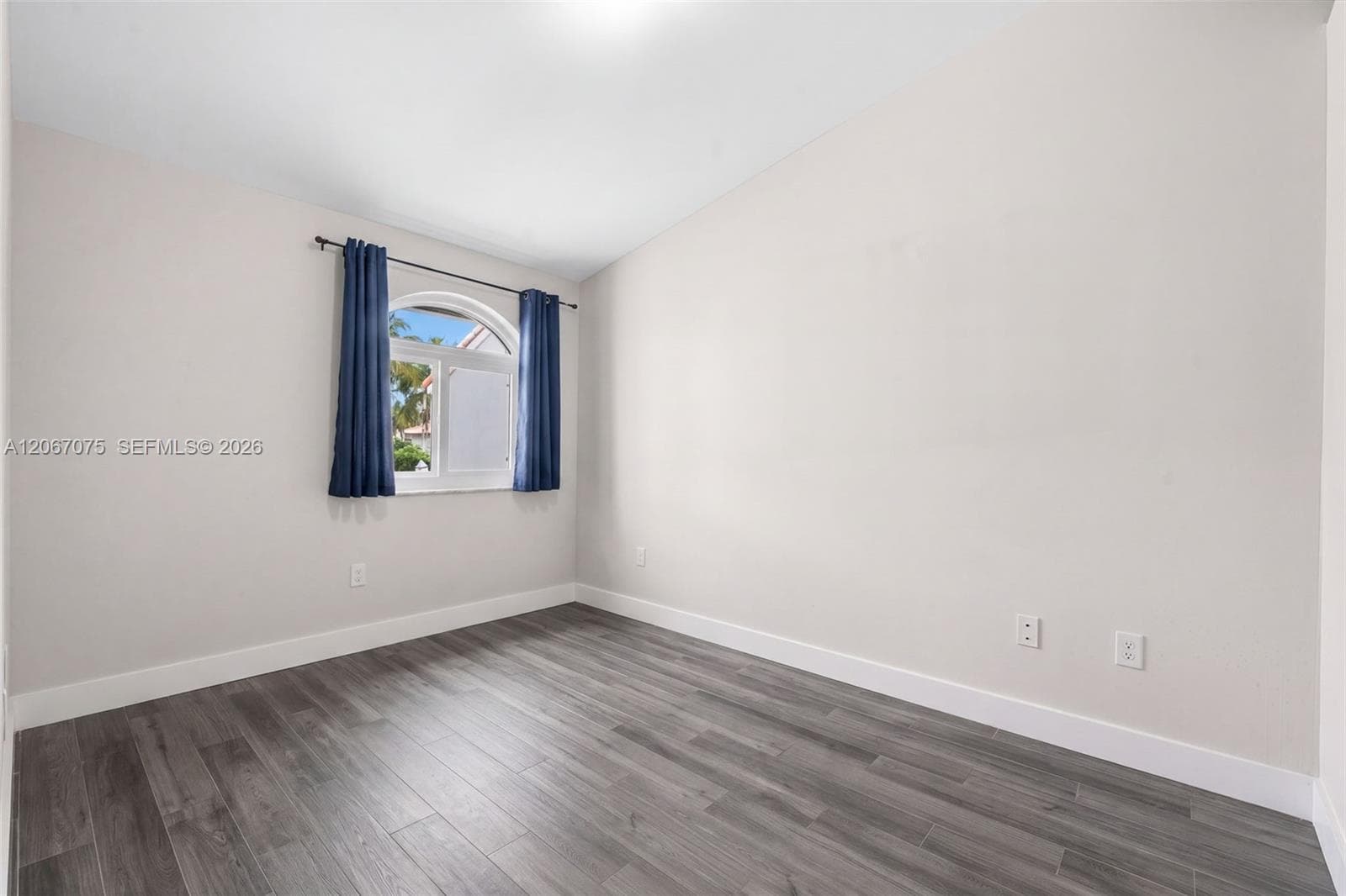 3750 NE 209 Ter photo 42