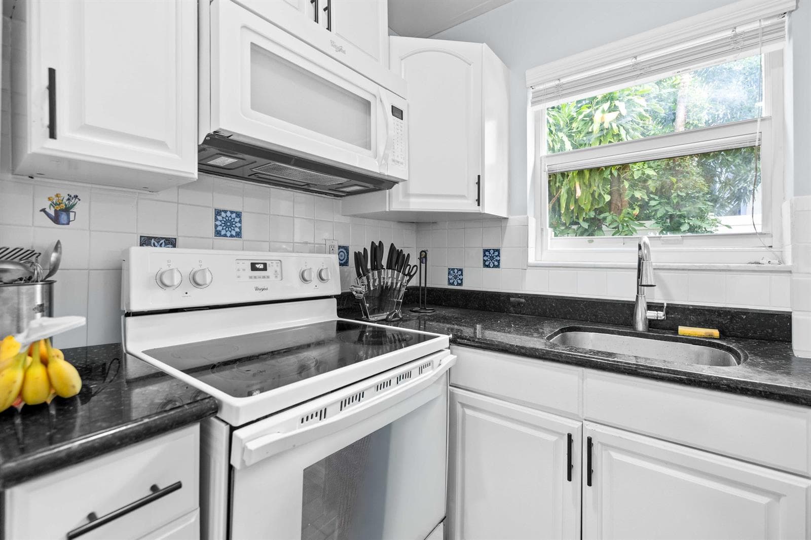 1900 ne 8th ct, #104, Fort Lauderdale fl