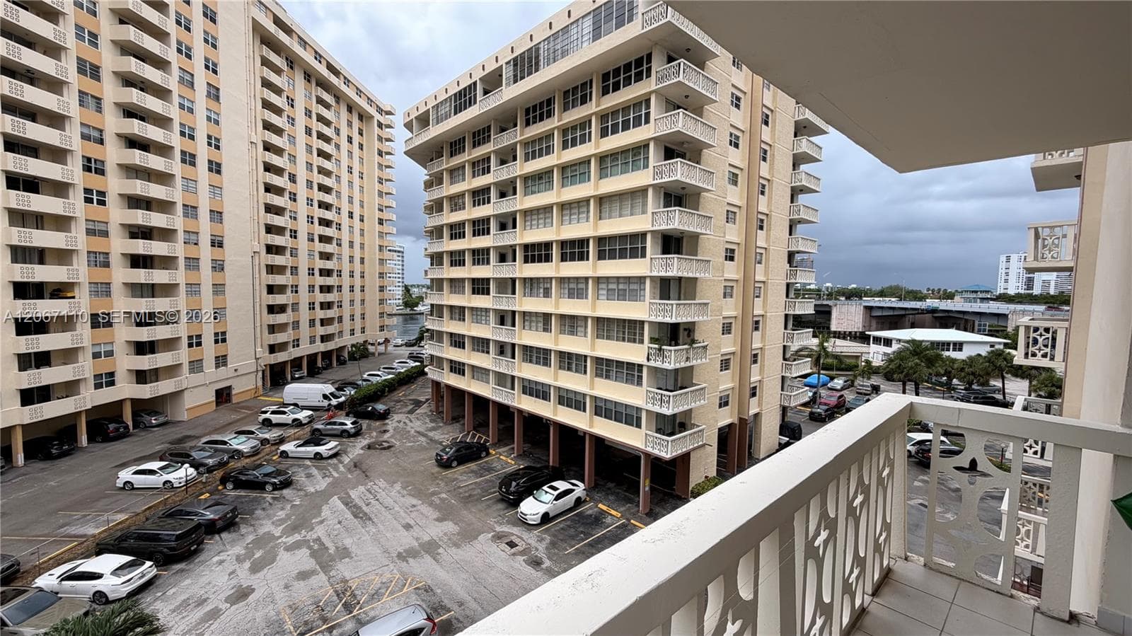 IMPERIAL TOWERS · #509 in Hallandale Beach - Photo 17
