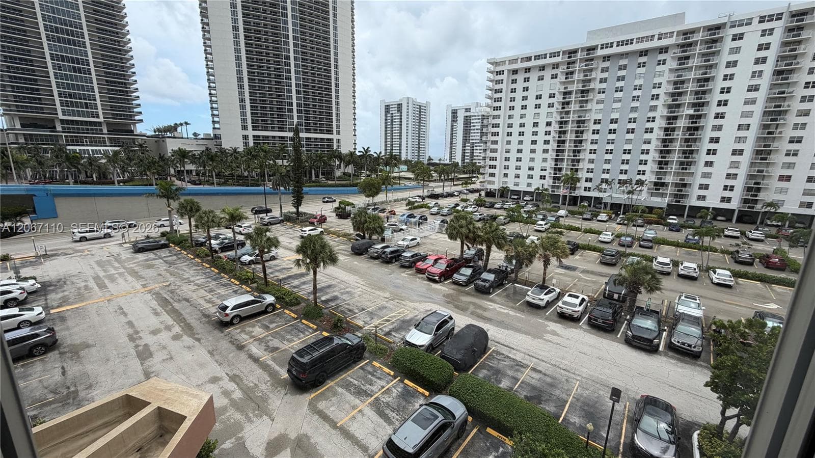 IMPERIAL TOWERS · #509 in Hallandale Beach - Photo 8