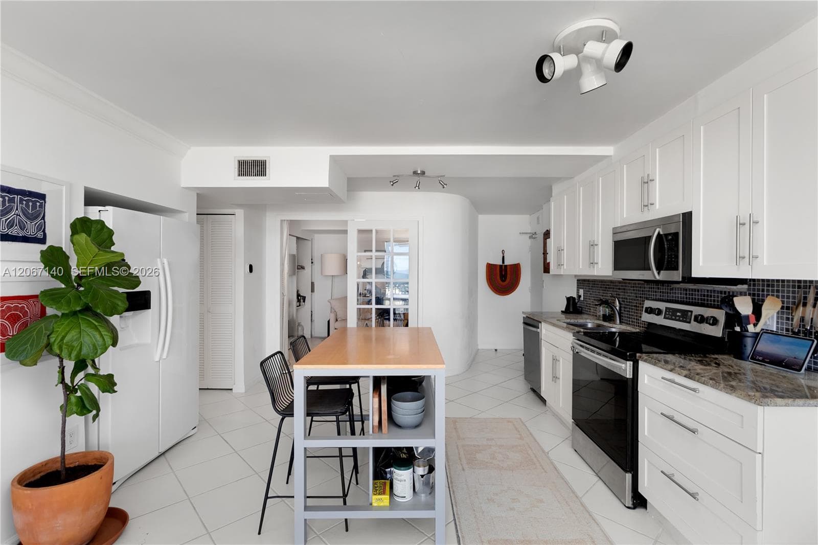 THE PRESIDENTIAL CONDO · #316 in Miami Beach - Photo 14