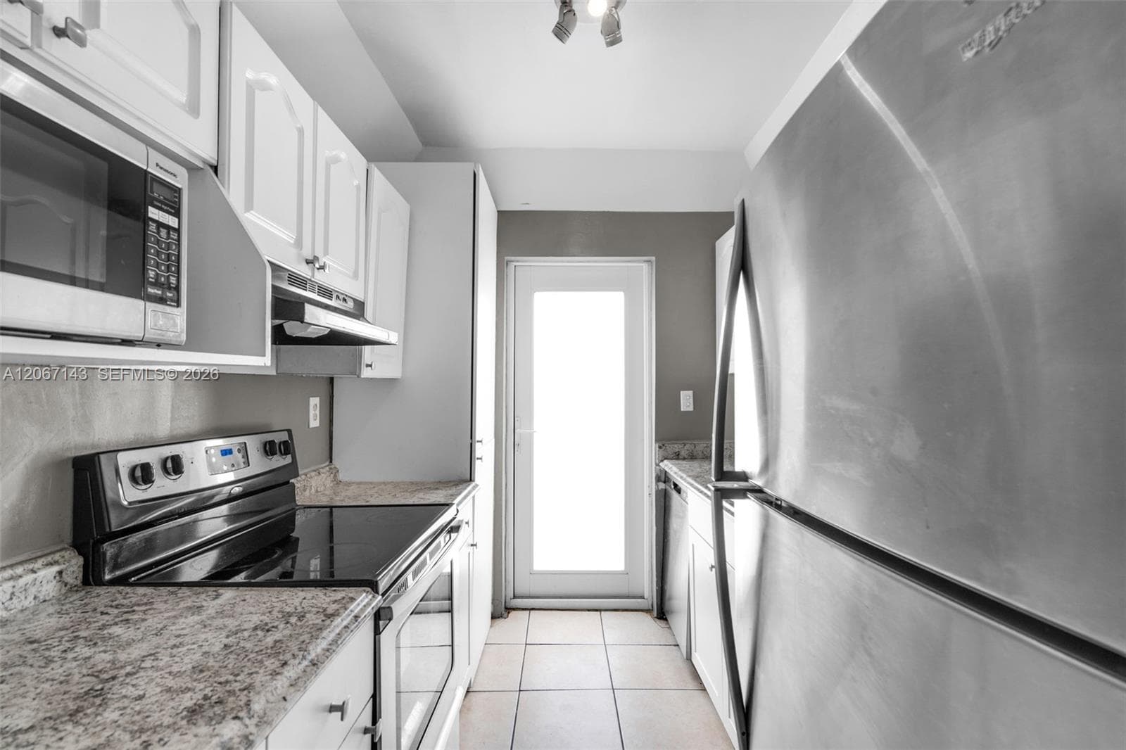 BOUGAIN-VILLA CONDO · #1 in Bay Harbor Islands - Photo 13