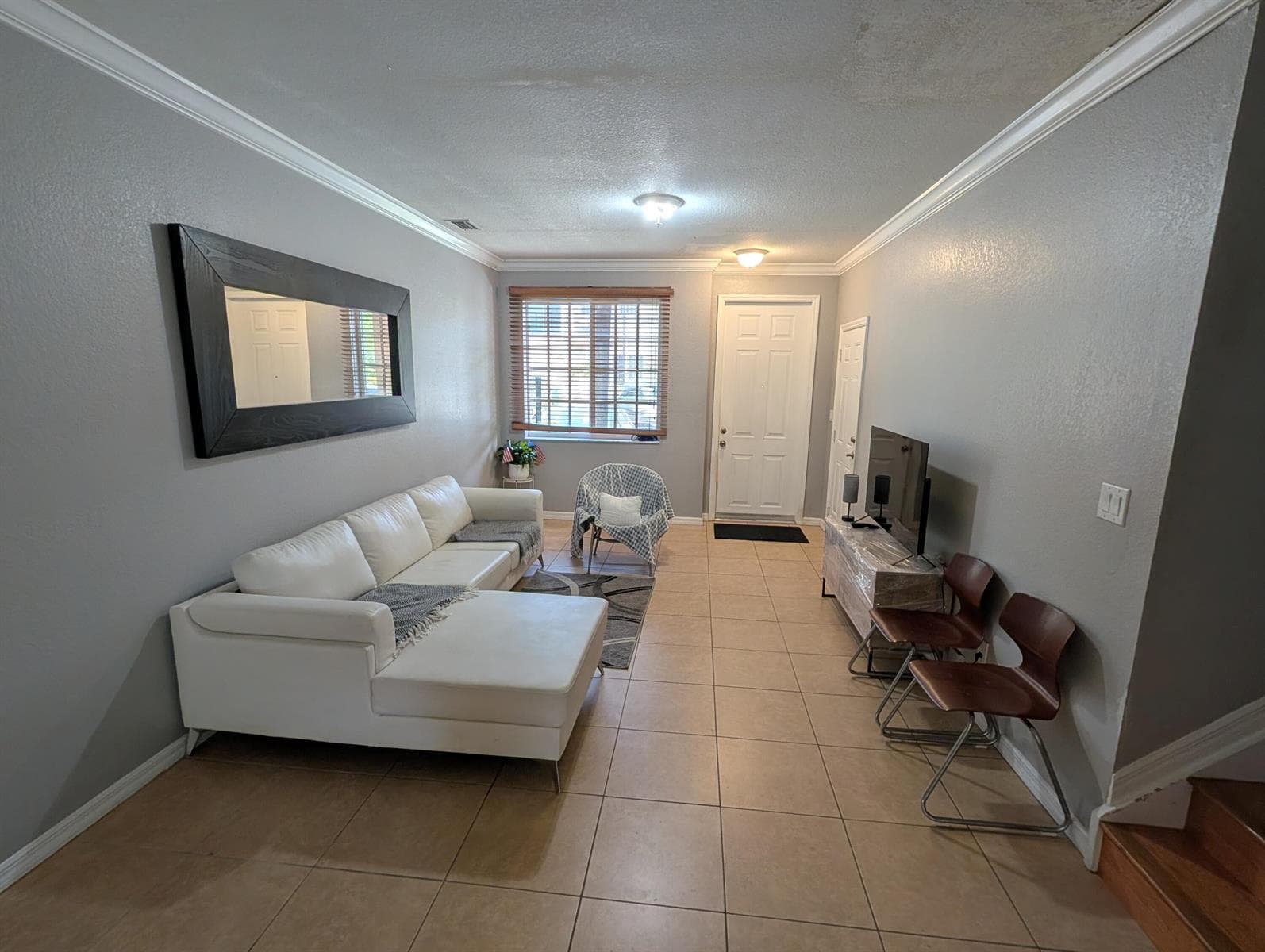 living area 3