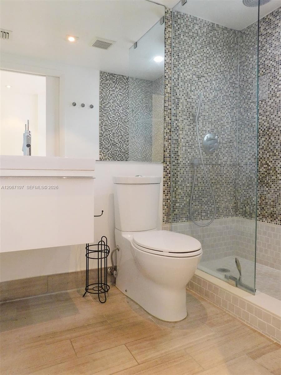 PINE TREE PLACE CONDO · #206 in Miami Beach - Photo 18