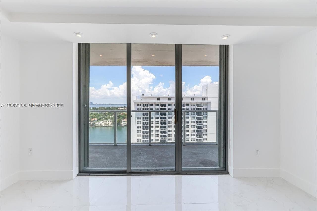 ARLEN BEACH CONDO · #1611 in Miami Beach - Photo 7