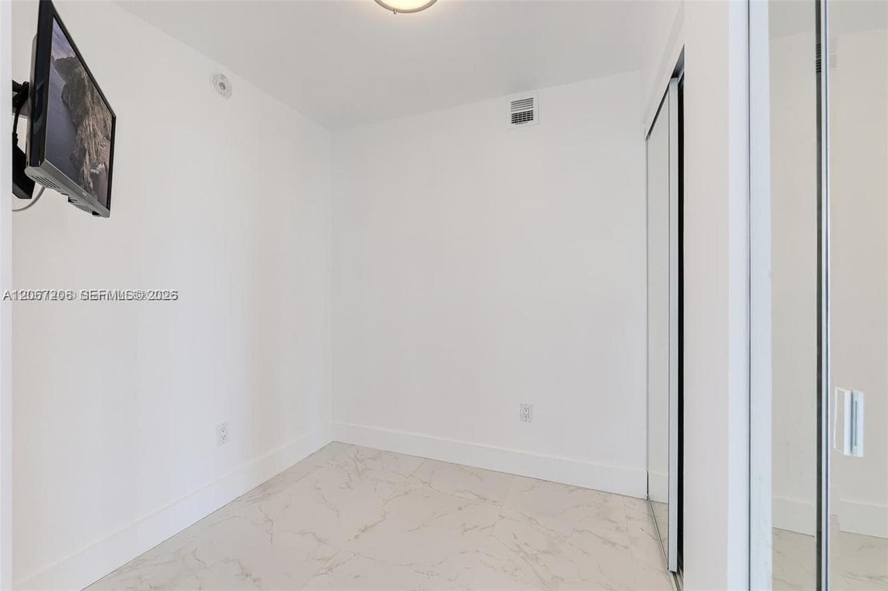 ARLEN BEACH CONDO · #1611 in Miami Beach - Photo 10