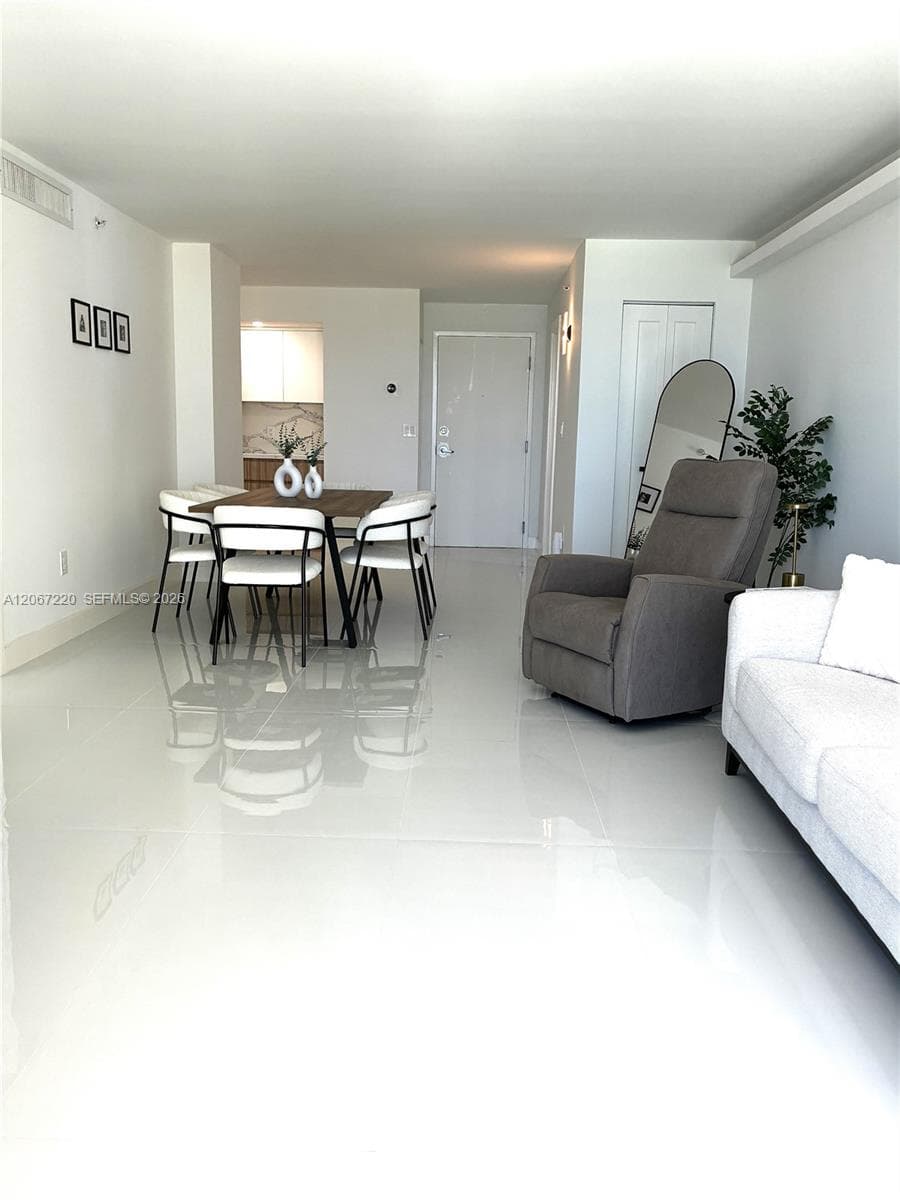 THE COLLINS CONDO · #411 in Miami Beach - Photo 5