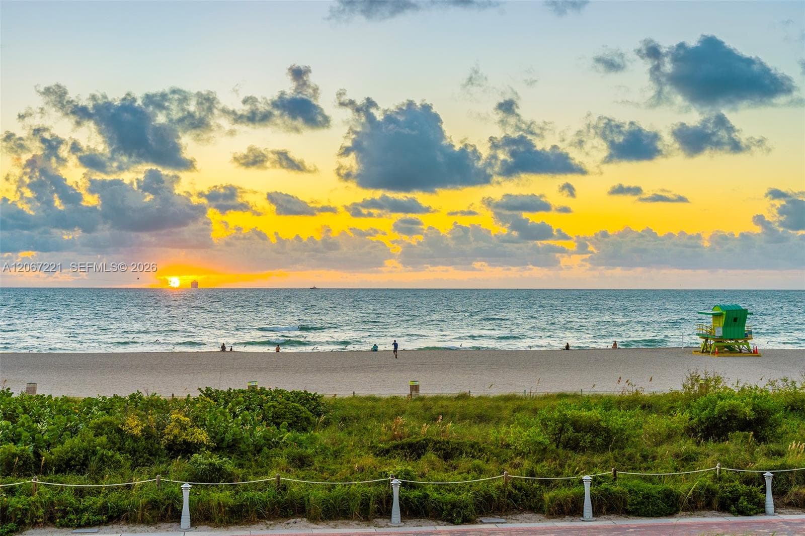 THE PRESIDENTIAL CONDO · #318 in Miami Beach - Photo 4