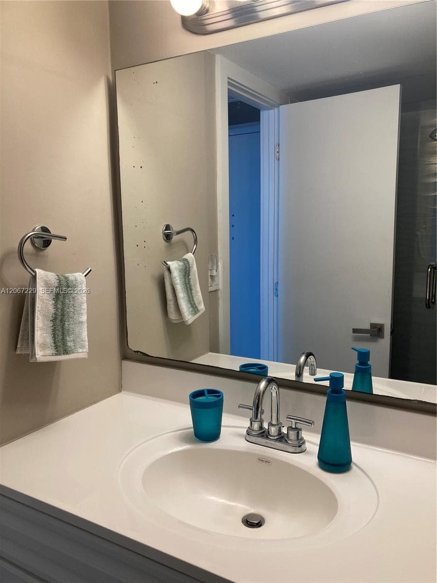 ARLEN BEACH CONDO · #1003 in Miami Beach - Photo 13