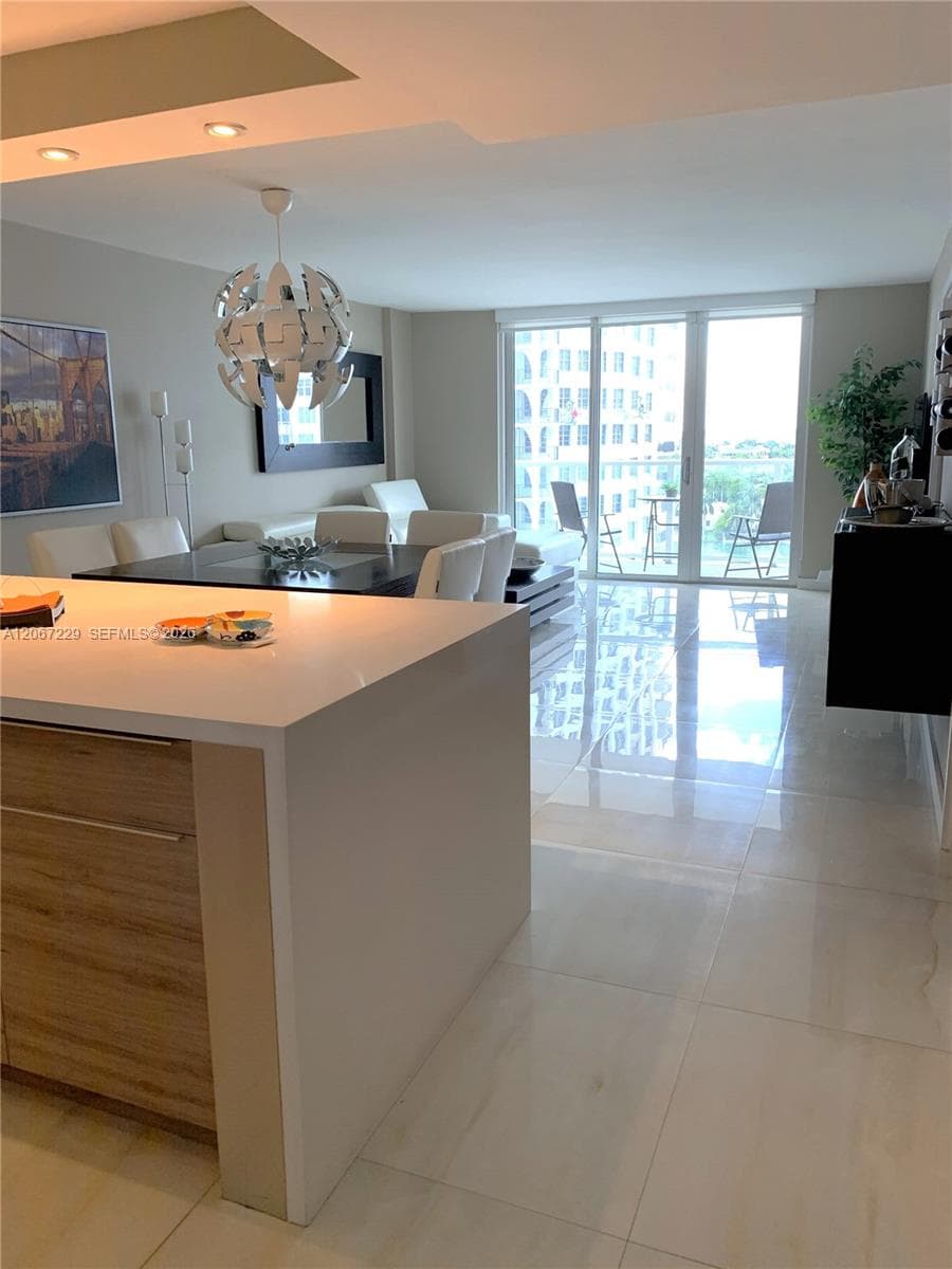ARLEN BEACH CONDO · #1003 in Miami Beach - Photo 1