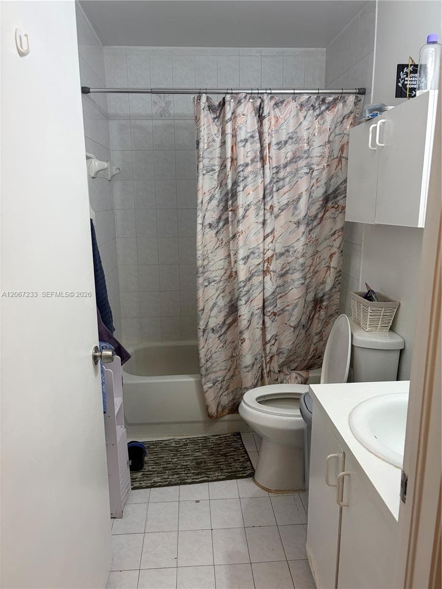Grand Vista Condo · #5222 in Hialeah Gardens - Photo 5