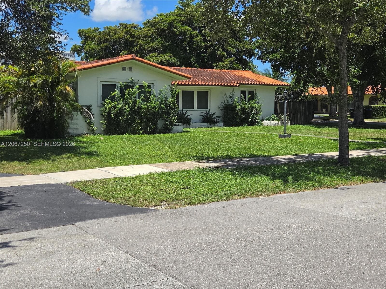 1101 Starling Ave photo 2