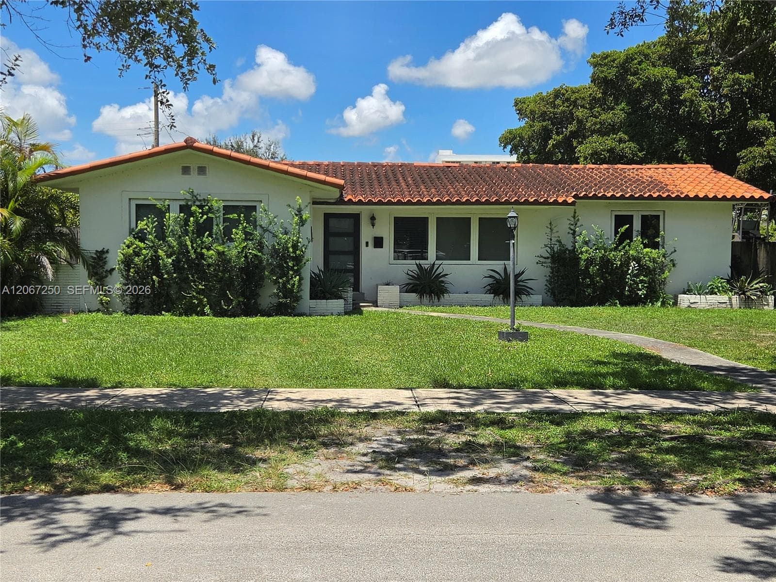 1101 Starling Ave photo 1