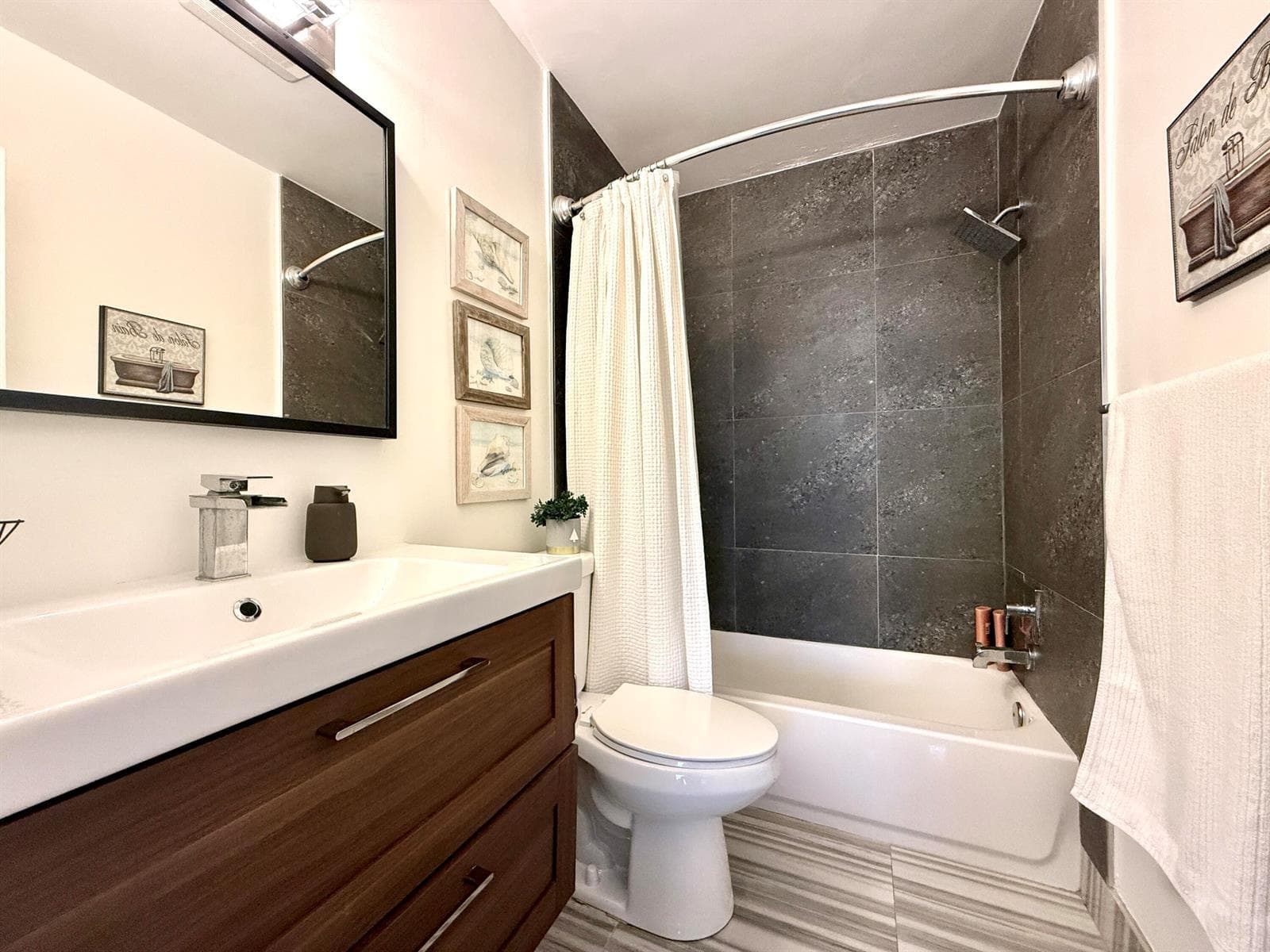 Primary bath