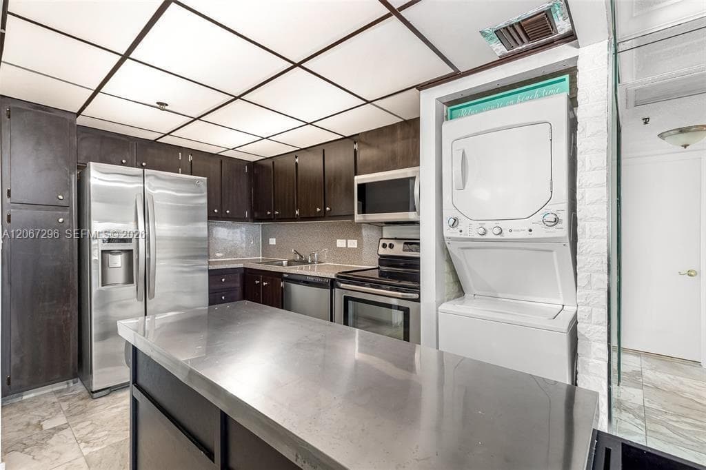 WATERVIEW CONDO · #533 in Aventura - Photo 6